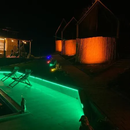 فندق Nirvana Bungalov 4*